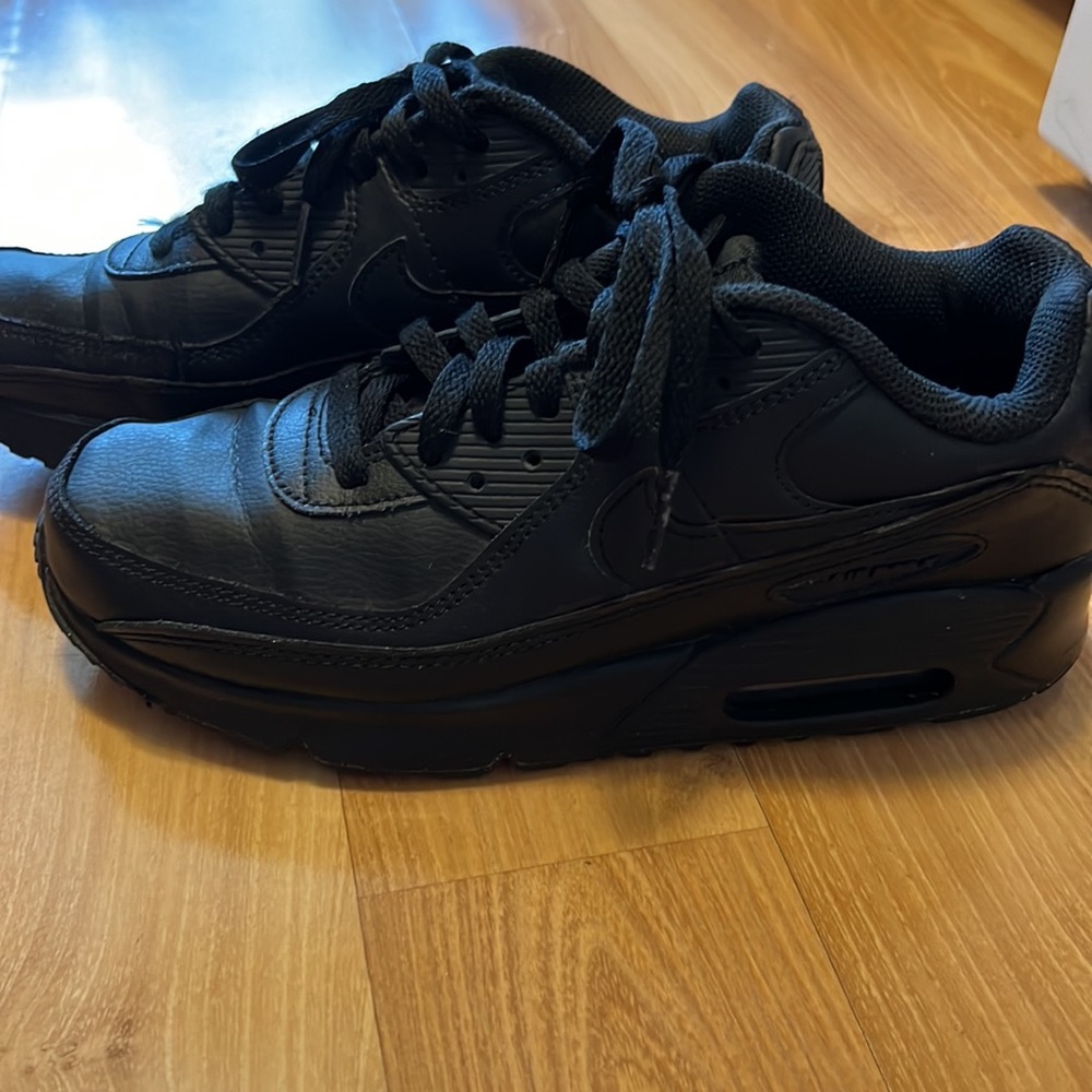Nike Unisex Kids Air Max 90 Sneakers Black Lace Up Leather 5.5Y or Women 7.5